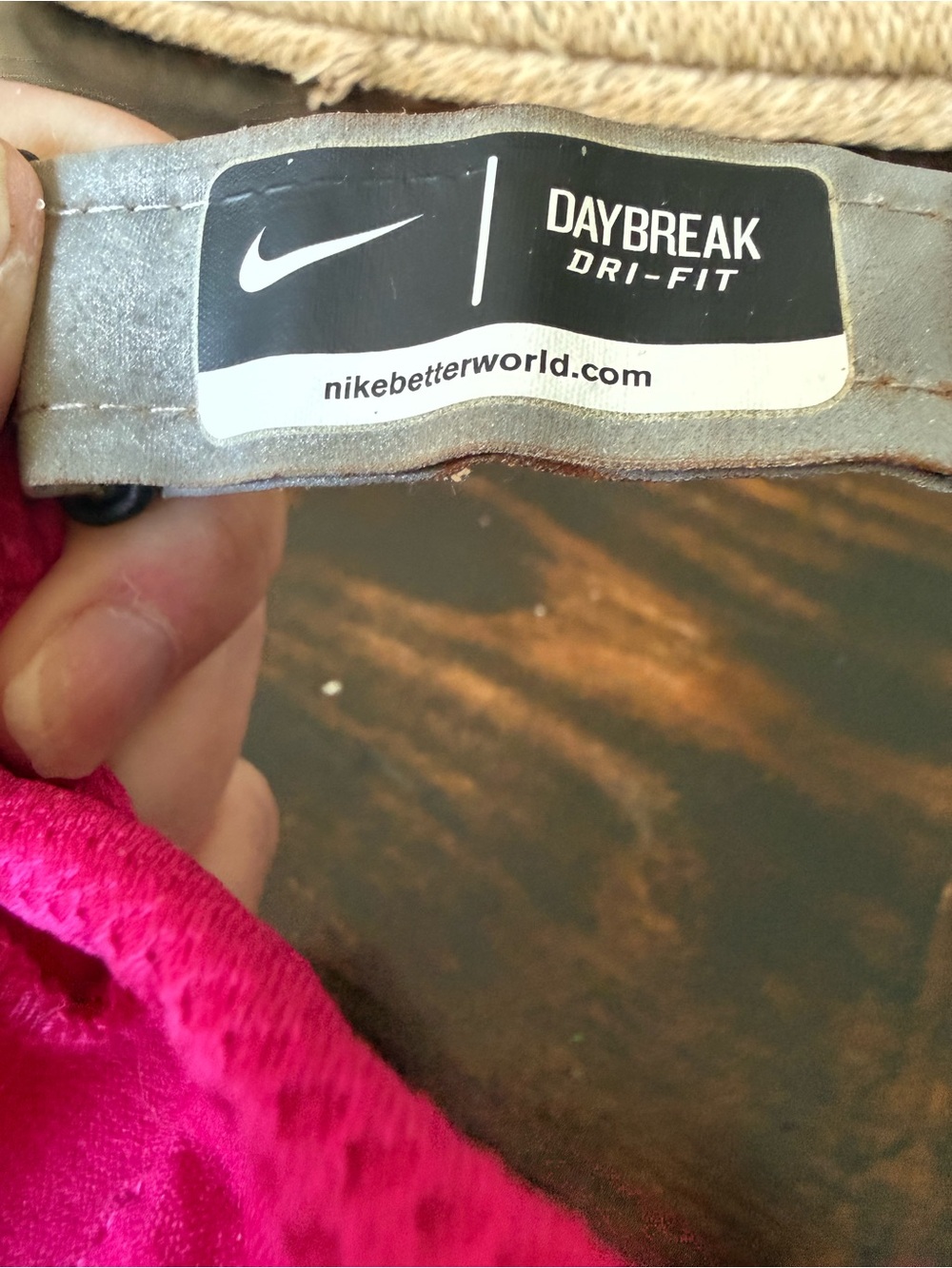 Nike Hot Pink Mesh Performance Cap with Reflective Swoosh - Picture 3 of 5